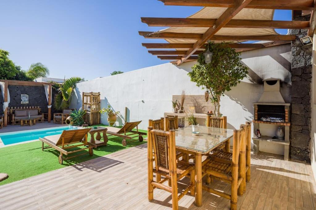 Villa La Isla By Rentaholidayslanzarote プラヤ・ブランカ エクステリア 写真