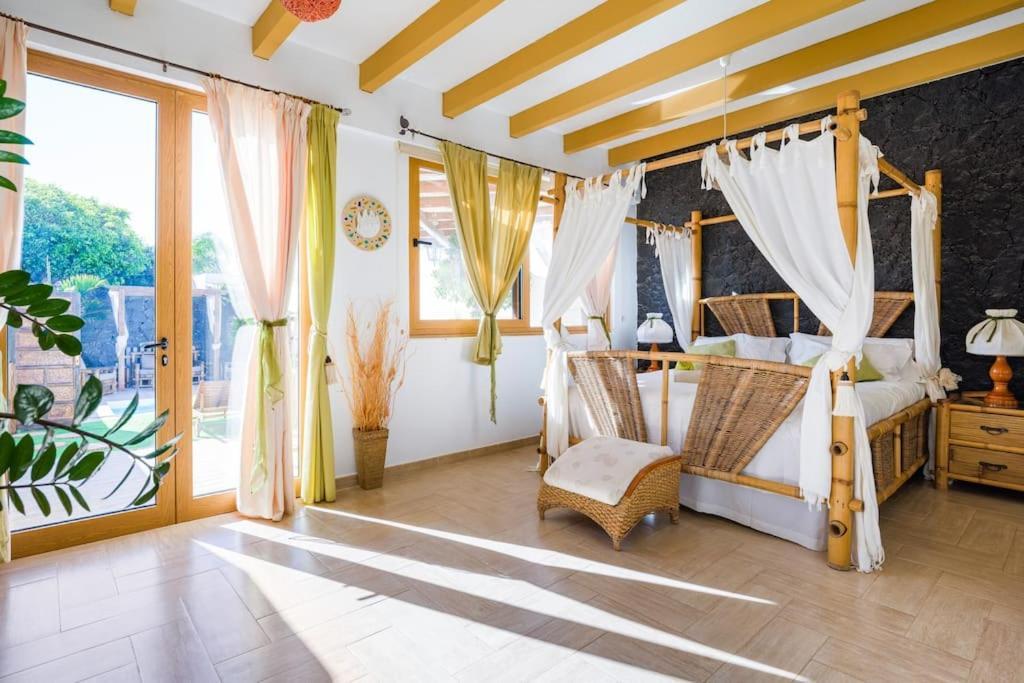 Villa La Isla By Rentaholidayslanzarote プラヤ・ブランカ エクステリア 写真