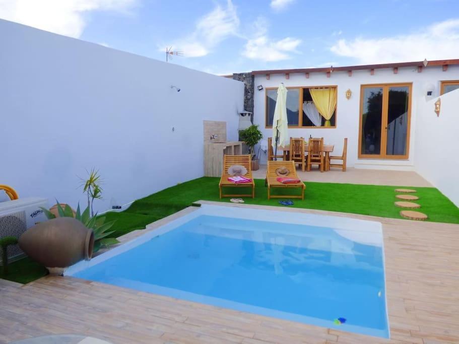 Villa La Isla By Rentaholidayslanzarote プラヤ・ブランカ エクステリア 写真