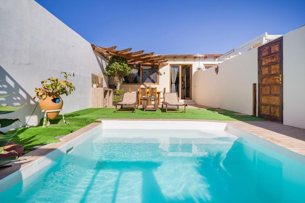 Villa La Isla By Rentaholidayslanzarote プラヤ・ブランカ エクステリア 写真