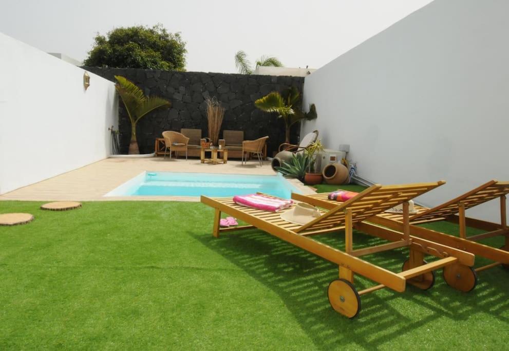 Villa La Isla By Rentaholidayslanzarote プラヤ・ブランカ エクステリア 写真